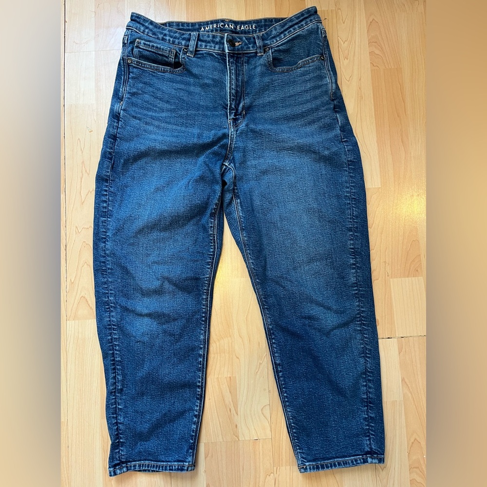 American Eagle mom jeans so 12 short